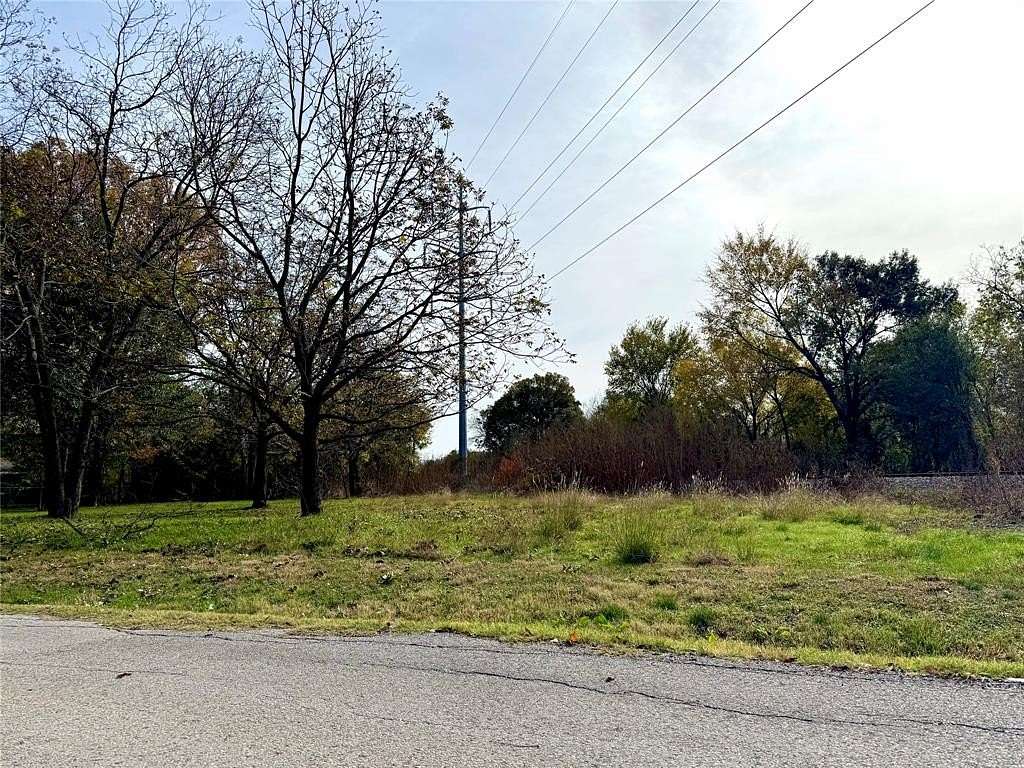 0.17 Acres of Residential Land for Sale in Corsicana, Texas