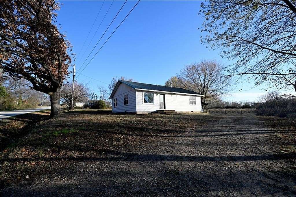 3.6 Acres of Residential Land with Home for Sale in Lincoln, Arkansas