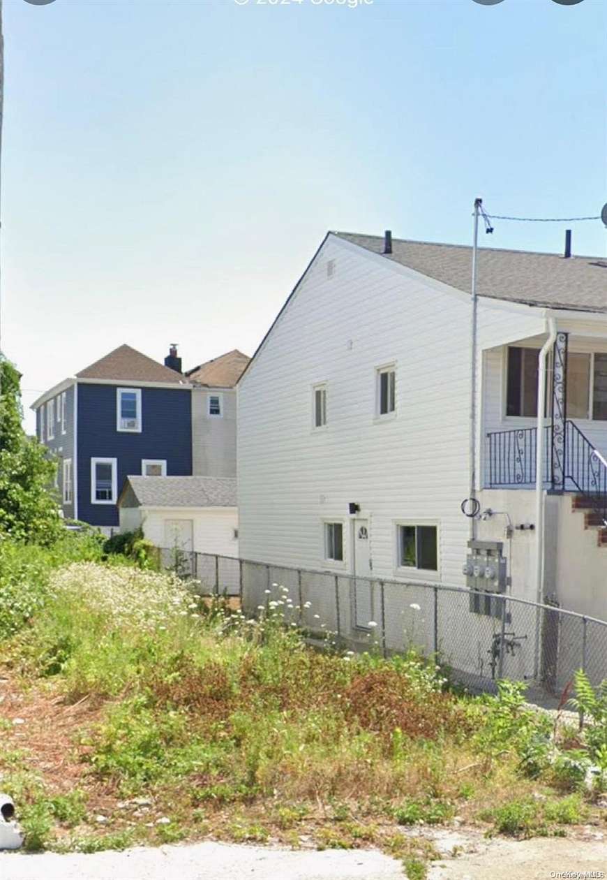 0.04 Acres of Residential Land for Sale in Arverne, New York