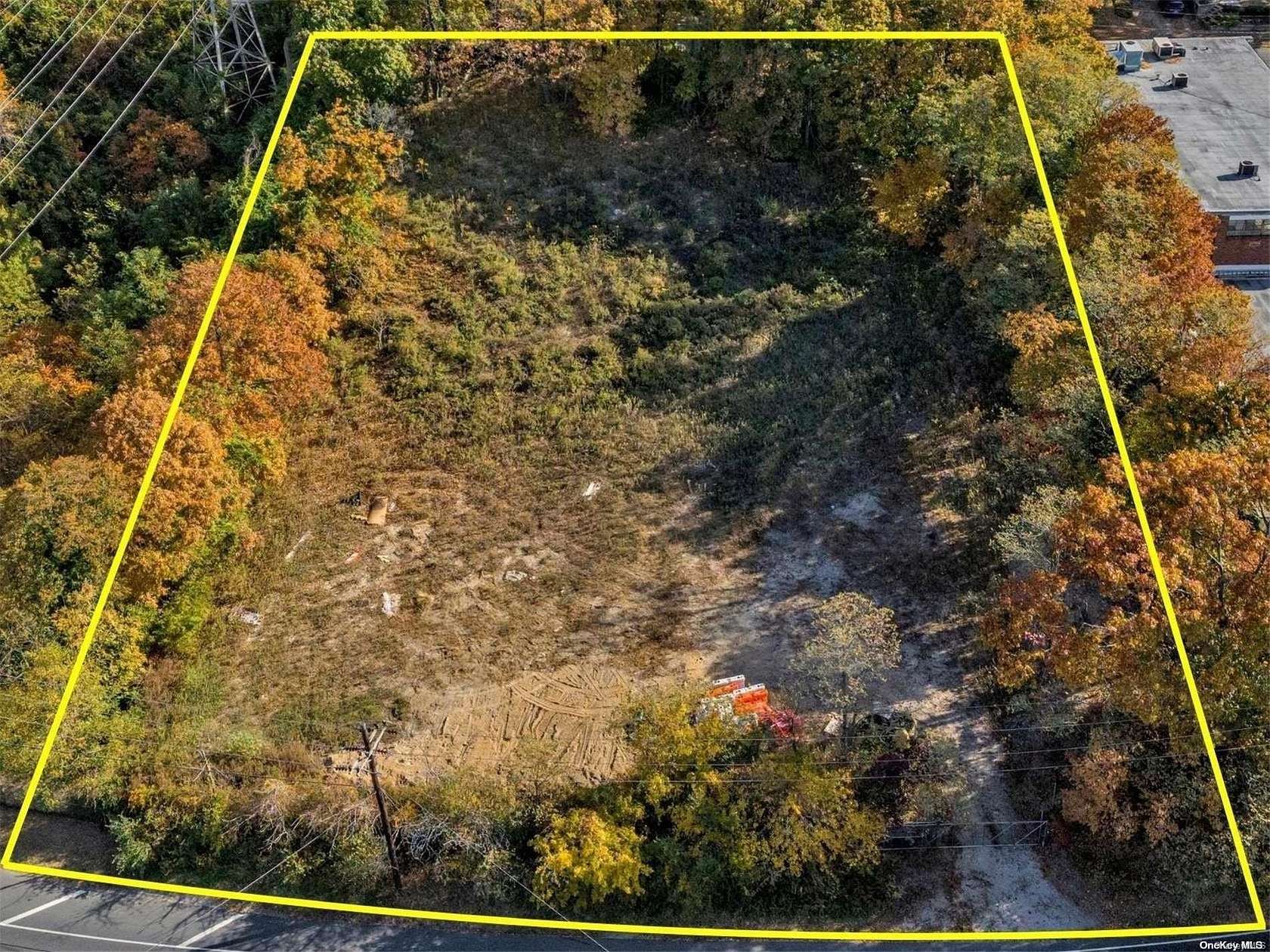 1.2 Acres of Residential Land for Sale in Oyster Bay, New York