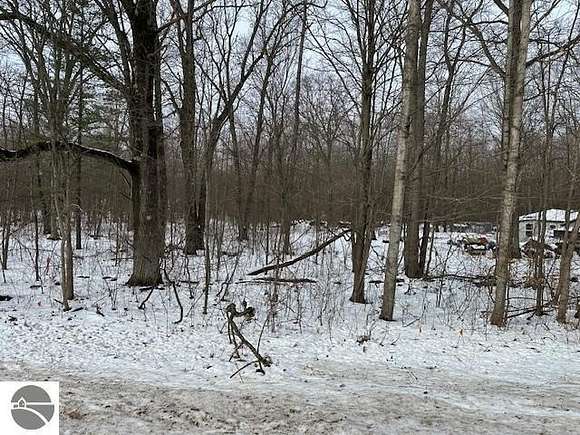 0.34 Acres of Land for Sale in Cadillac, Michigan