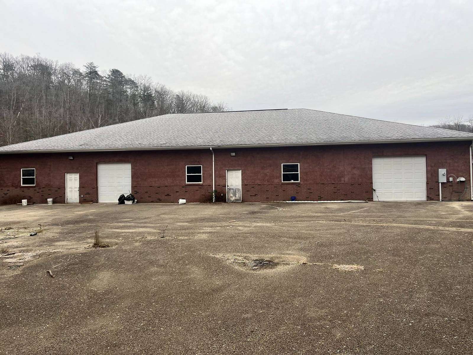 3.57 Acres of Improved Mixed-Use Land for Auction in St. Albans, West Virginia