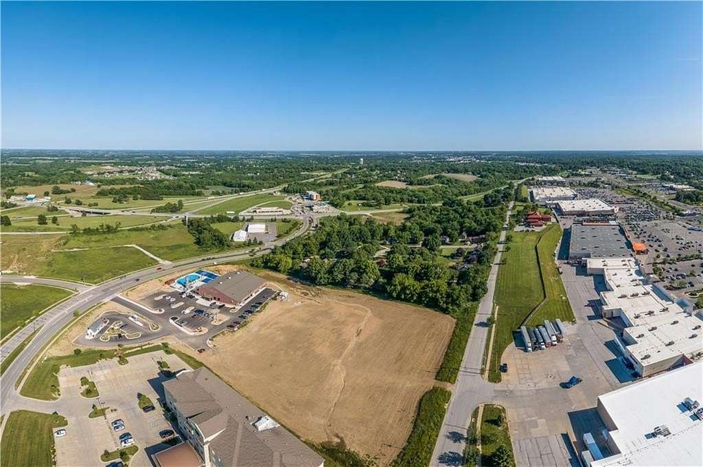 4.7 Acres of Land for Sale in St. Joseph, Missouri