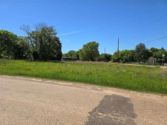 0.942 Acres of Residential Land for Sale in Mabank, Texas