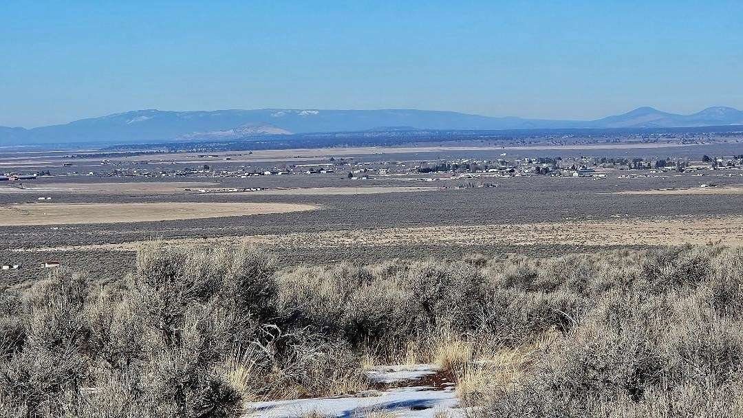 20 Acres of Land for Sale in Christmas Valley, Oregon