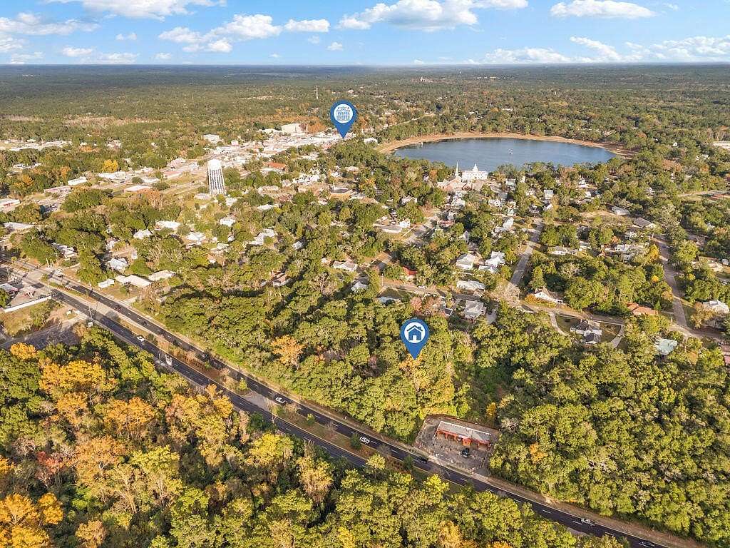 0.94 Acres of Residential Land for Sale in DeFuniak Springs, Florida