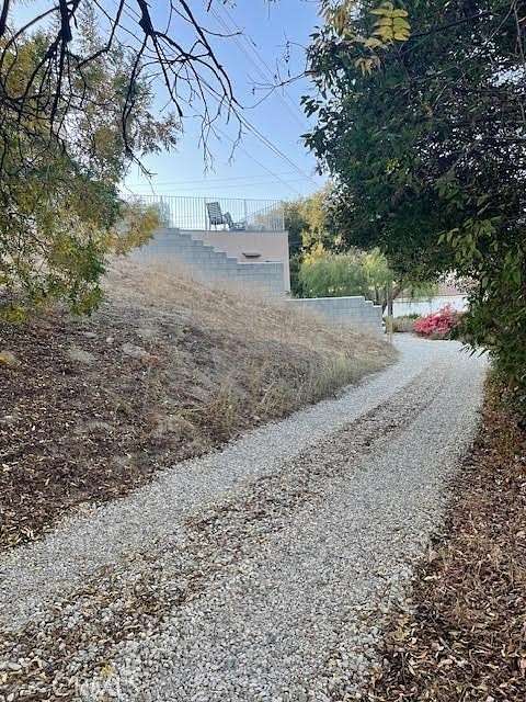 0.11 Acres of Residential Land for Sale in Woodland Hills, California