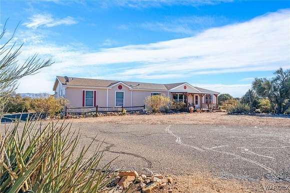 5 Acres of Residential Land with Home for Sale in Kingman, Arizona