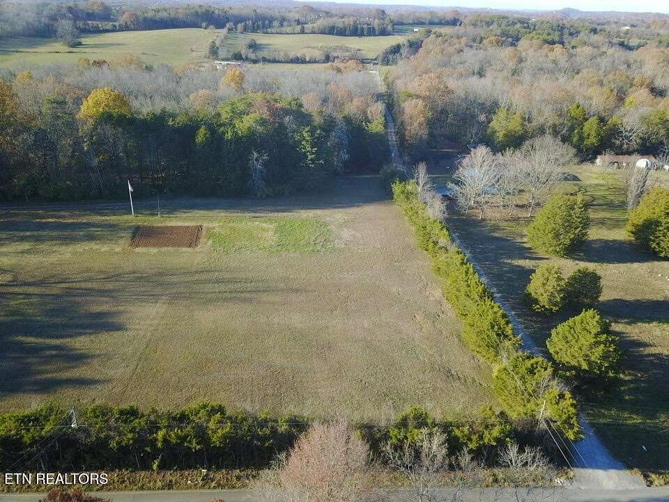 5 Acres of Residential Land for Sale in Friendsville, Tennessee