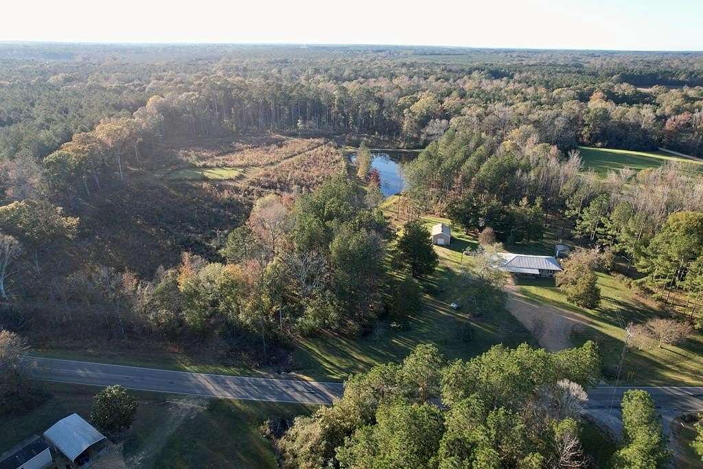 15 Acres of Recreational Land with Home for Sale in Bogue Chitto, Mississippi