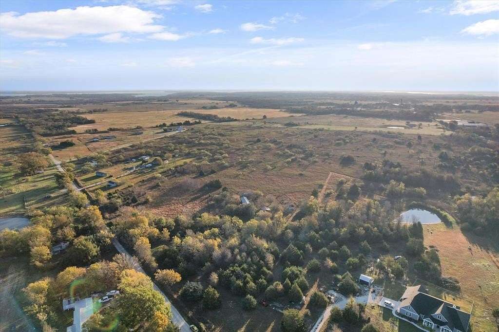 36.057 Acres of Improved Land for Sale in Corsicana, Texas