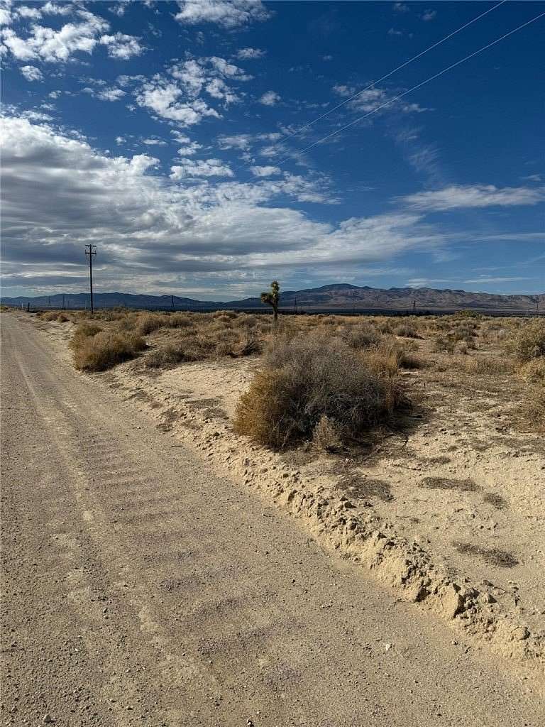 10.1 Acres of Land for Sale in Rosamond, California