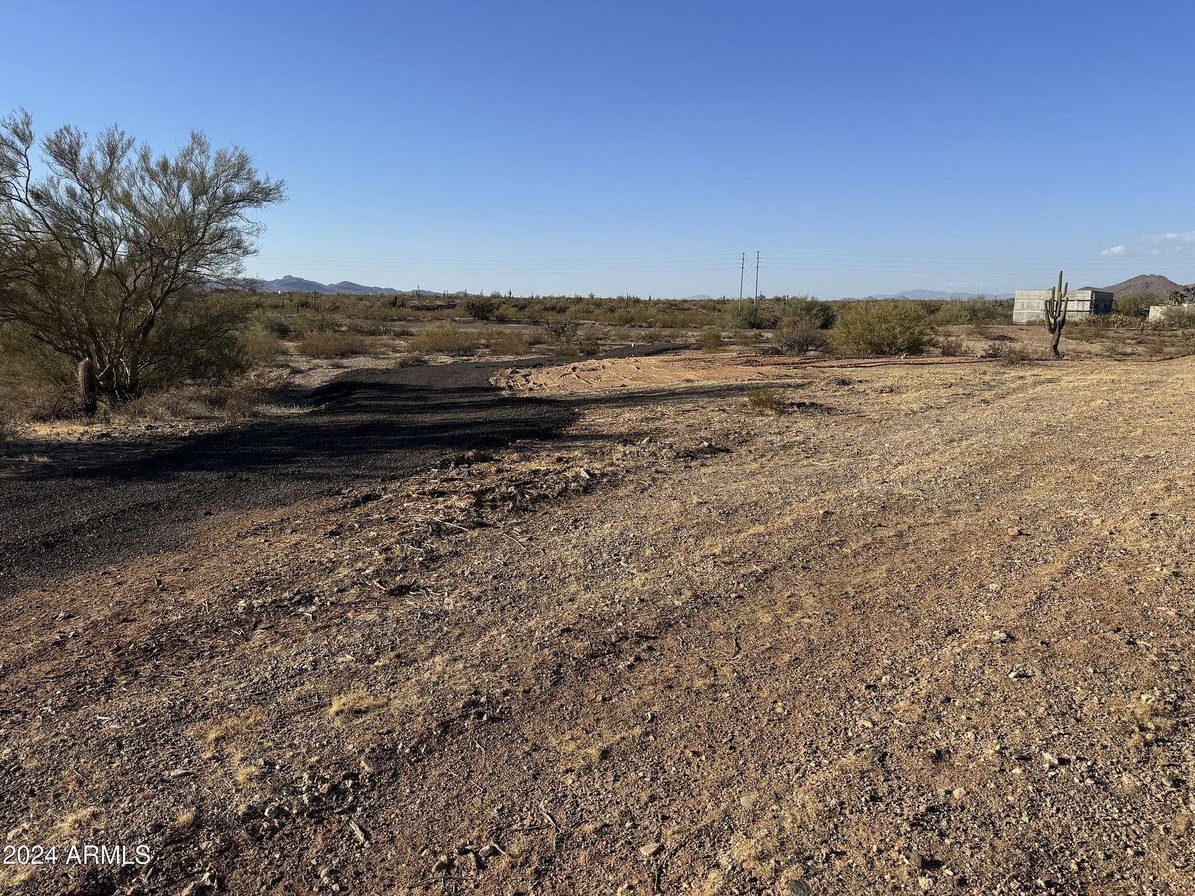 1.02 Acres of Residential Land for Sale in Morristown, Arizona