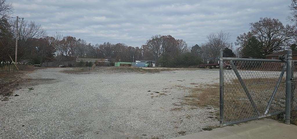 1.1 Acres of Mixed-Use Land for Sale in Dickson, Tennessee