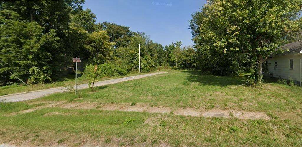 0.17 Acres of Residential Land for Sale in Benton, Illinois