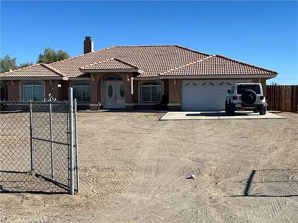 2.27 Acres of Residential Land with Home for Sale in Phelan, California