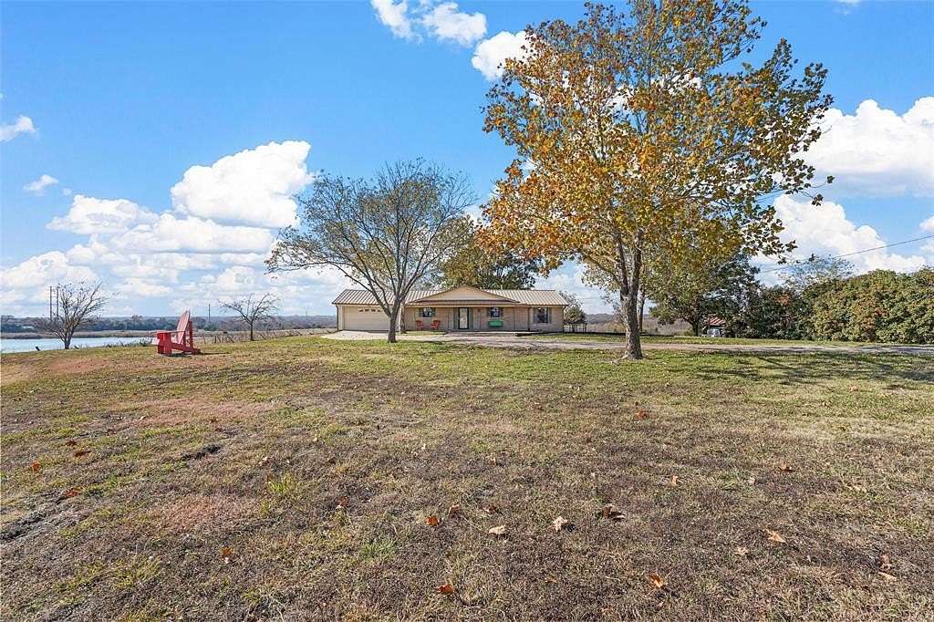 3.411 Acres of Residential Land with Home for Sale in Blue Ridge, Texas