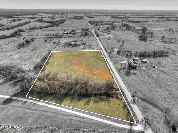 6 Acres of Residential Land for Sale in Diamond, Missouri