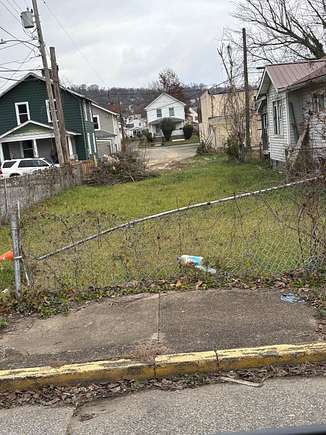 0.06 Acres of Land for Auction in Charleston, West Virginia