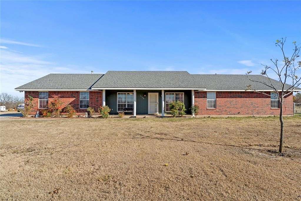 5.01 Acres of Residential Land with Home for Sale in Moore, Oklahoma