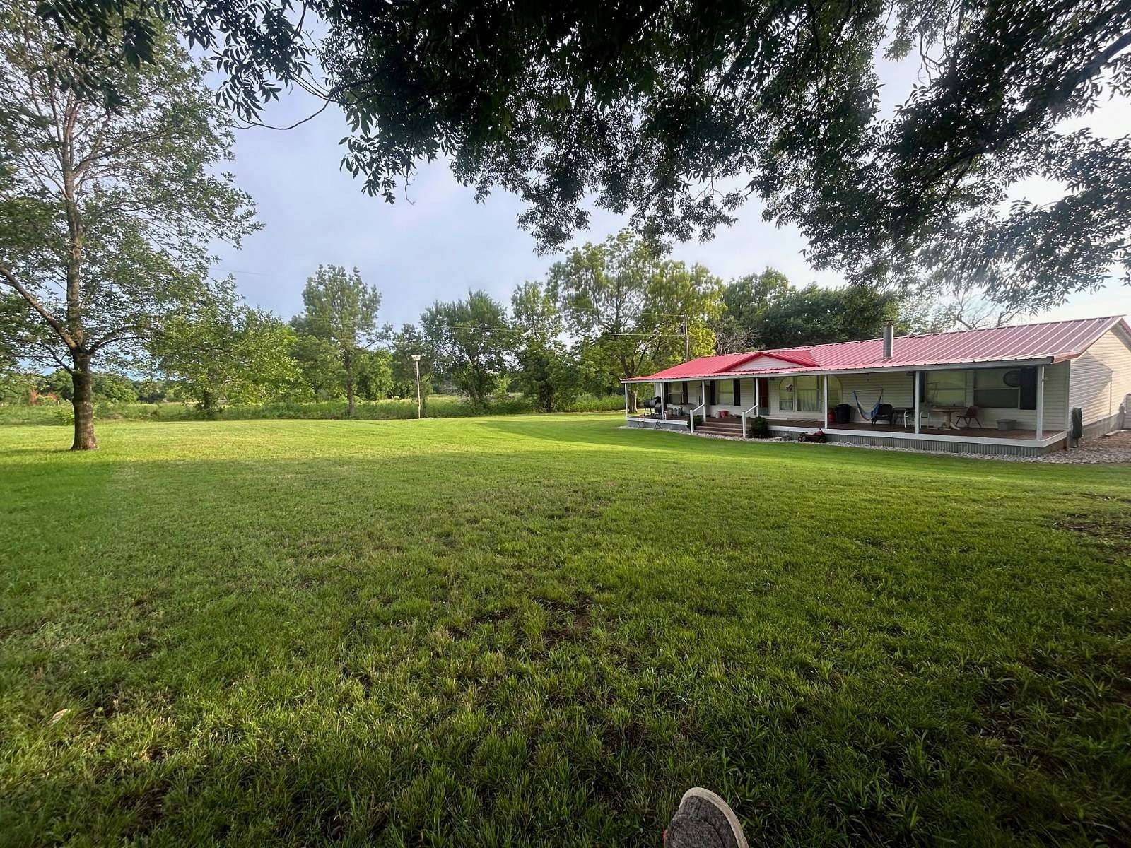 4 Acres of Residential Land with Home for Sale in Wynnewood, Oklahoma