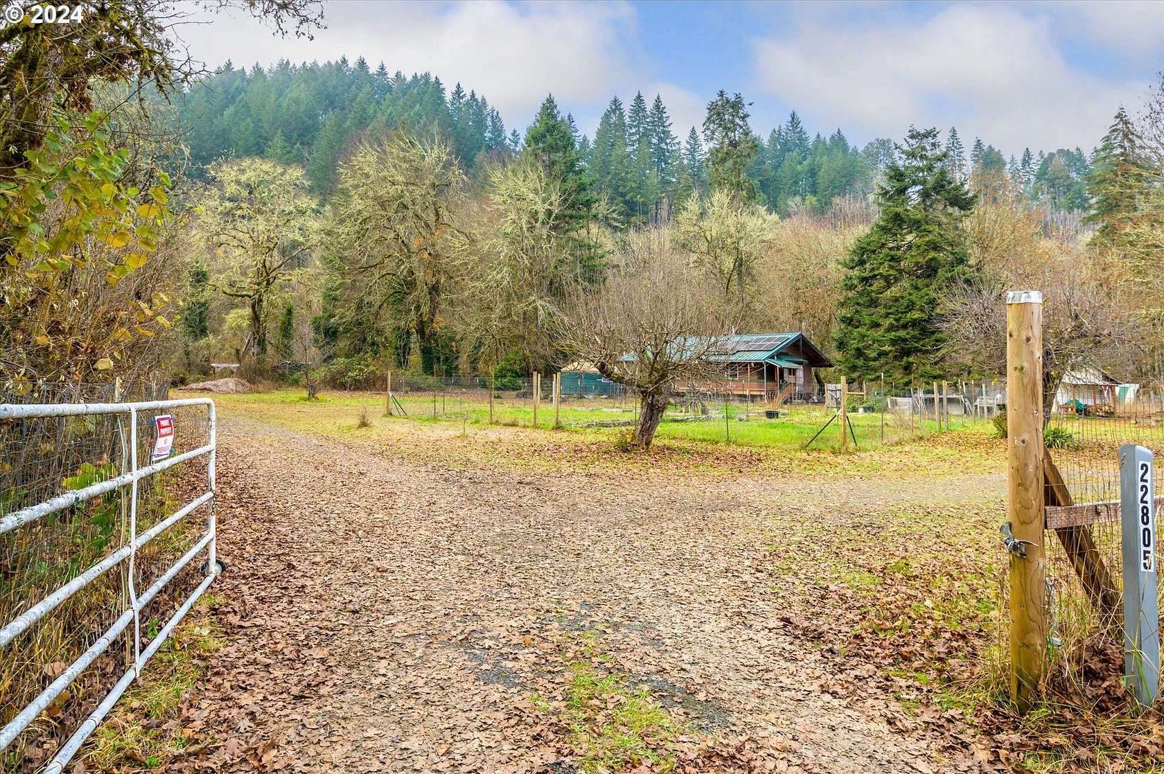 7.97 Acres of Residential Land with Home for Sale in Veneta, Oregon