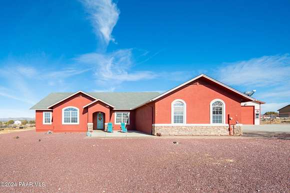 2 Acres of Residential Land with Home for Sale in Paulden, Arizona