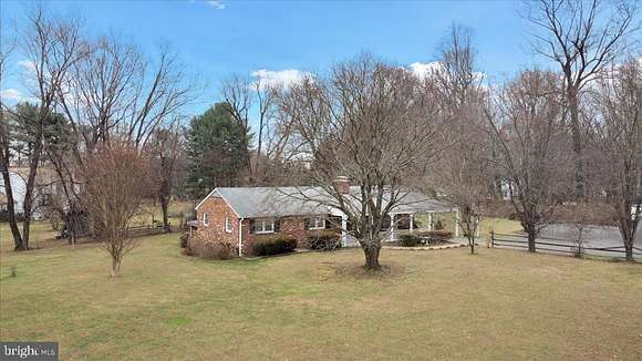 5.13 Acres of Residential Land with Home for Sale in Great Falls, Virginia