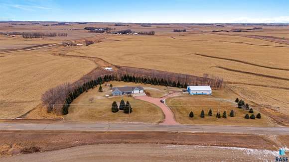 7.909 Acres of Residential Land with Home for Sale in Dell Rapids, South Dakota