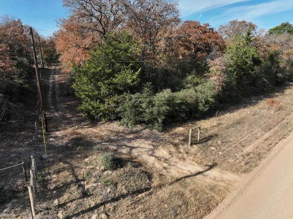 15 Acres of Land for Sale in Rockdale, Texas