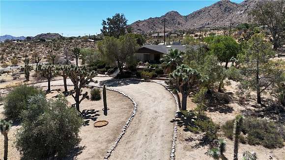 2.27 Acres of Residential Land with Home for Sale in Joshua Tree, California