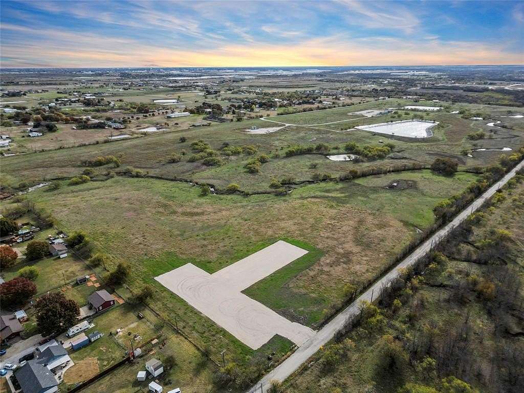 10 Acres of Residential Land for Sale in Krum, Texas