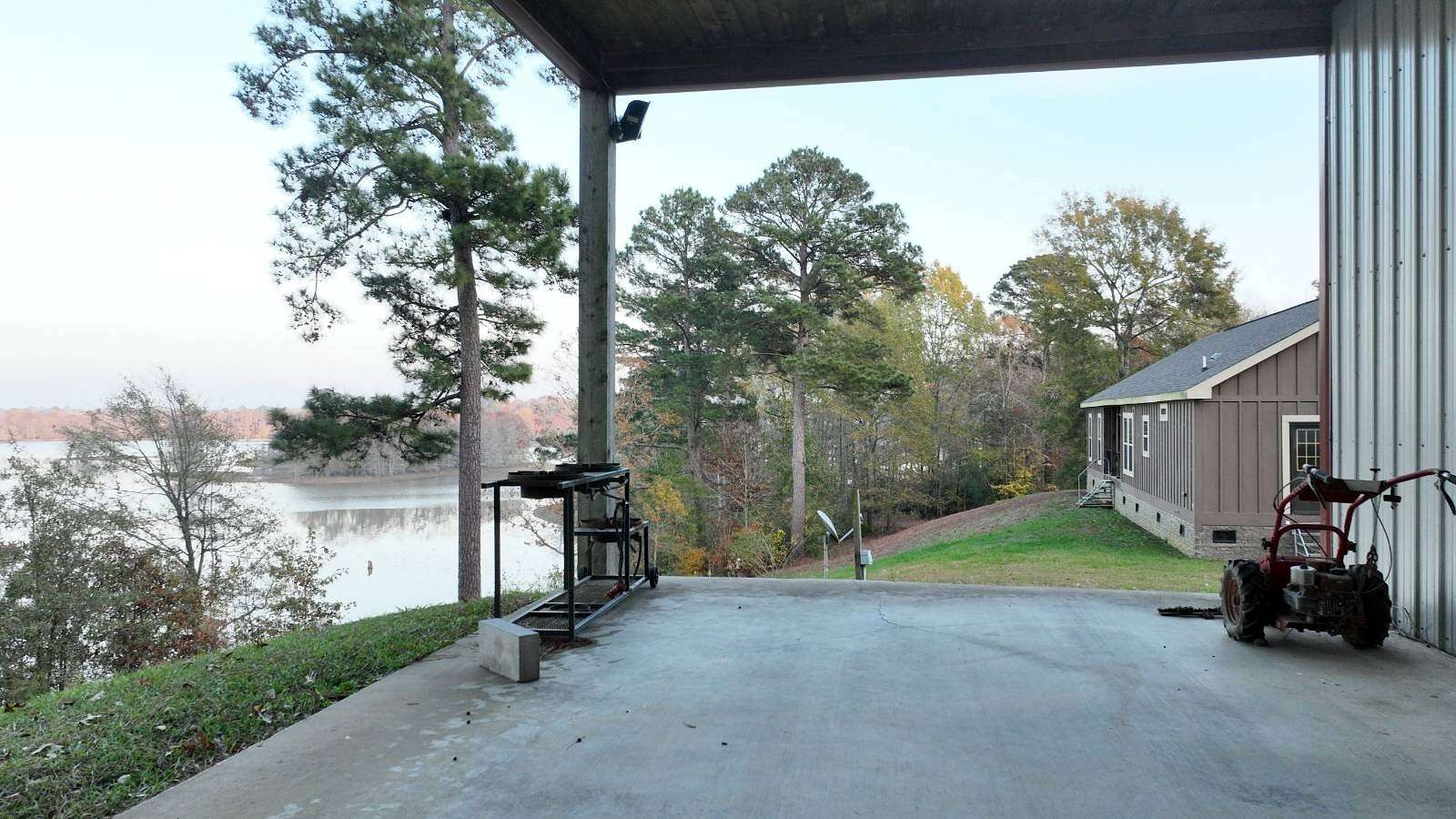 2.8 Acres of Residential Land with Home for Sale in Many, Louisiana