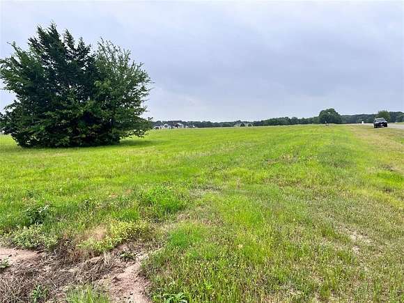 1.141 Acres of Land for Sale in Corsicana, Texas