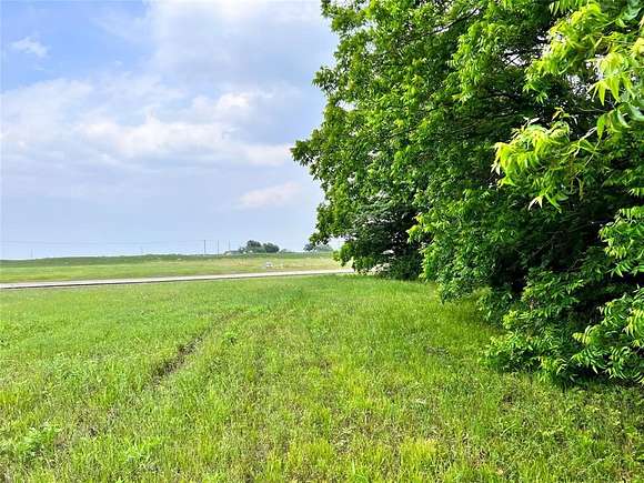 1.015 Acres of Residential Land for Sale in Corsicana, Texas