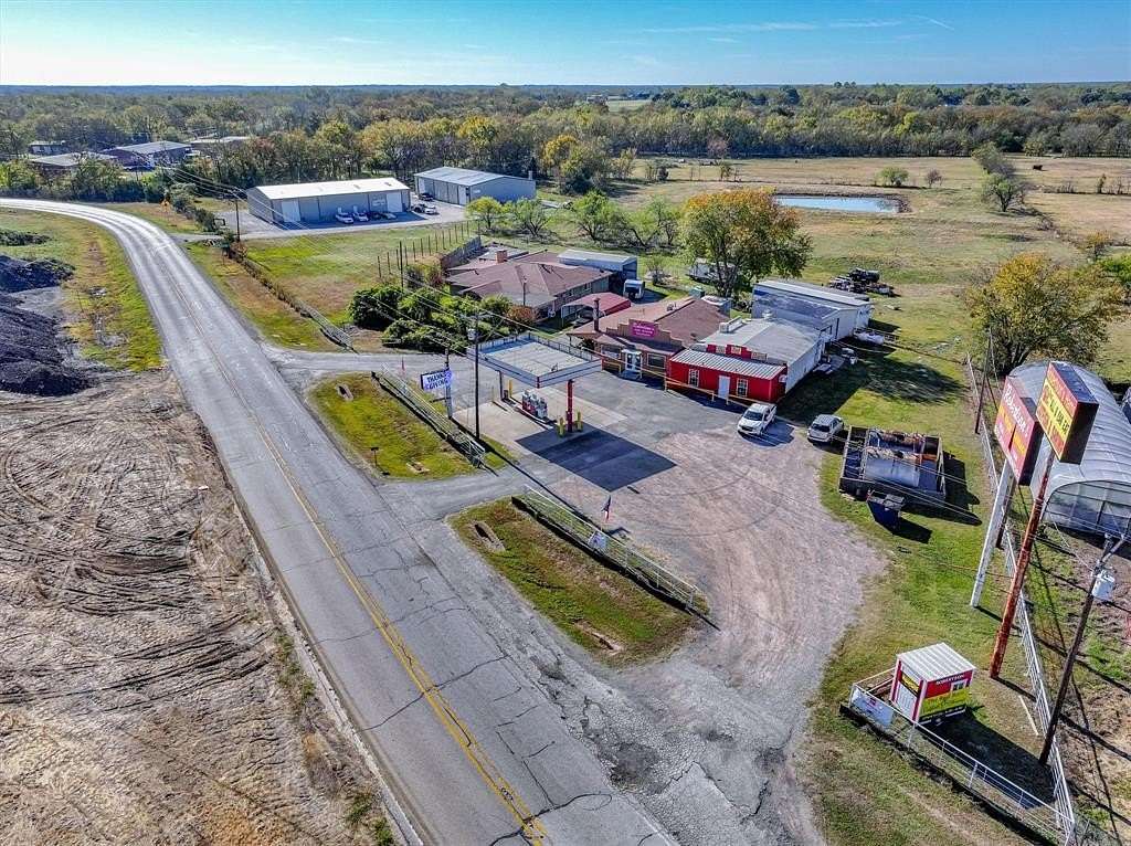 2.5 Acres of Mixed-Use Land for Sale in Wills Point, Texas