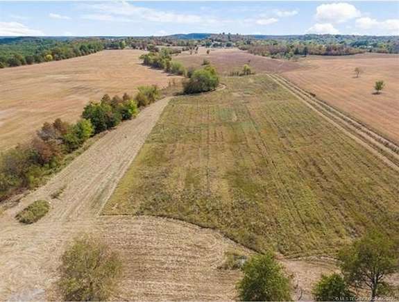 7.313 Acres of Residential Land for Sale in Henryetta, Oklahoma