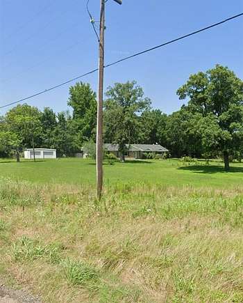 2.5 Acres of Residential Land with Home for Sale in Paris, Texas