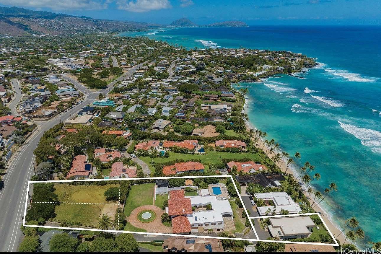 2 Acres of Residential Land with Home for Sale in Honolulu, Hawaii