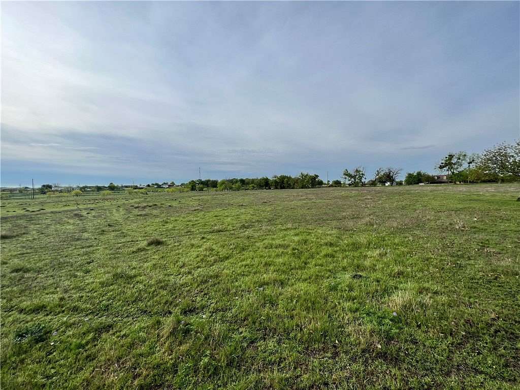 5 Acres of Residential Land for Sale in Lorena, Texas