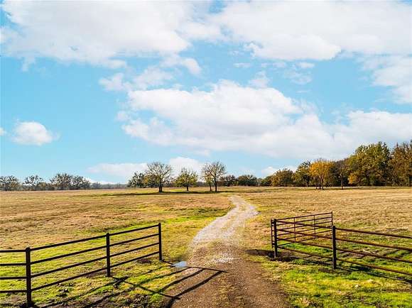 76.88 Acres of Recreational Land for Sale in Paris, Texas