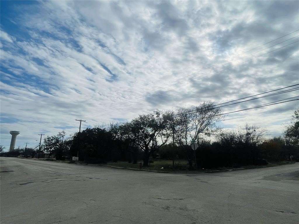 0.82 Acres of Land for Sale in Brownwood, Texas