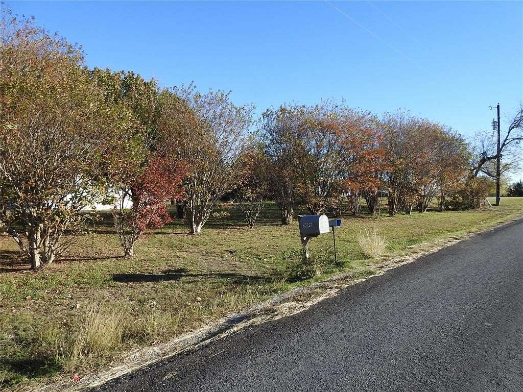 15.85 Acres of Land with Home for Sale in Bells, Texas