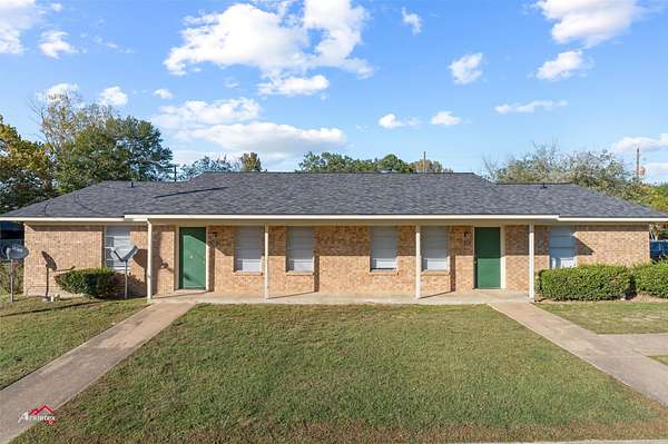 12 Acres of Mixed-Use Land for Sale in Henderson, Texas