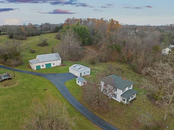 32.7 Acres of Land with Home for Sale in Frankfort, Kentucky