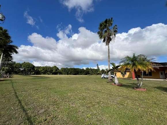 2.558 Acres of Residential Land with Home for Sale in Miami, Florida