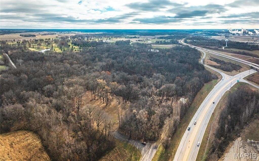 47 Acres of Recreational & Residential Land for Sale in Wood River, Illinois
