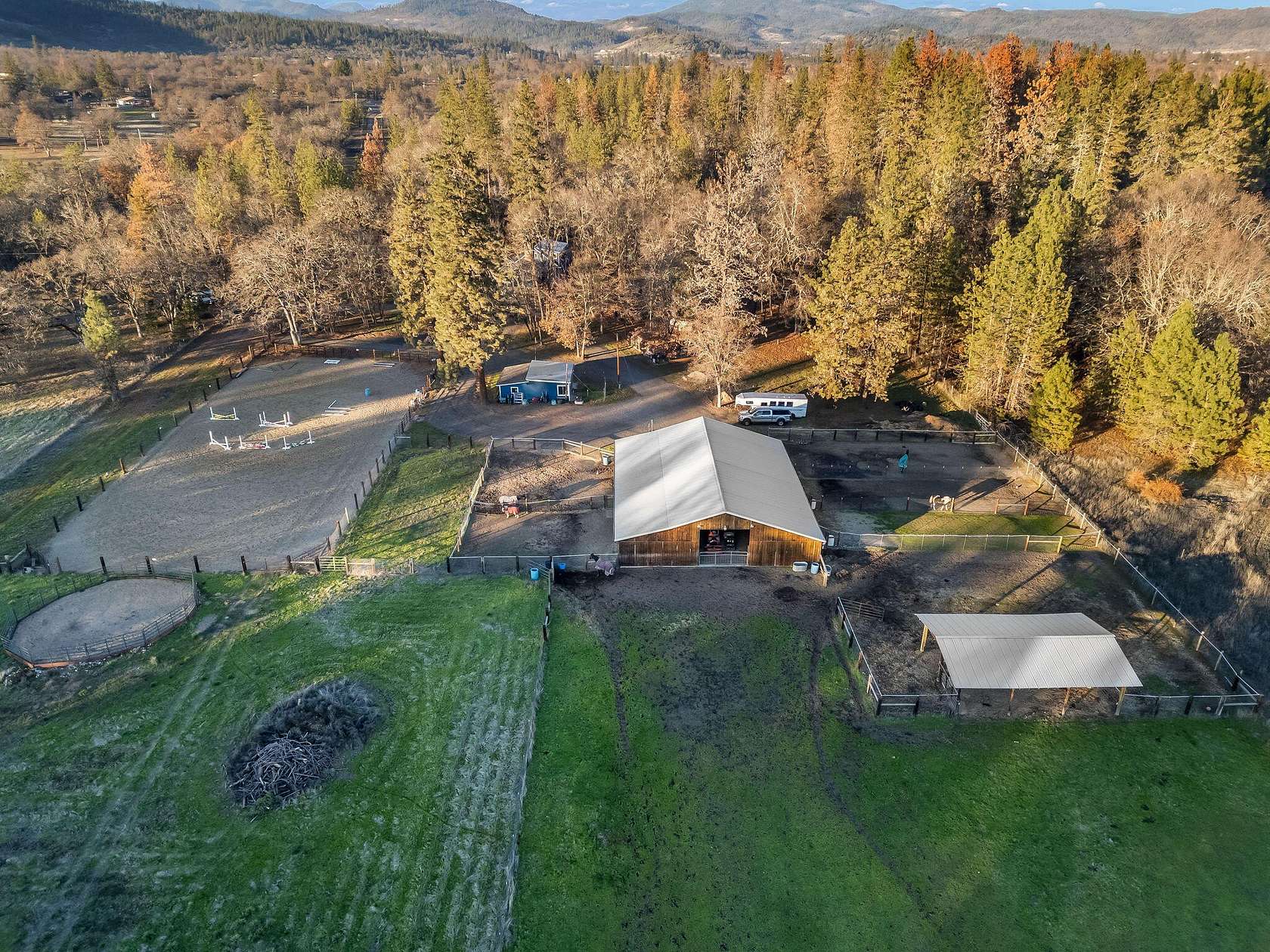 10.16 Acres of Land with Home for Sale in White City, Oregon