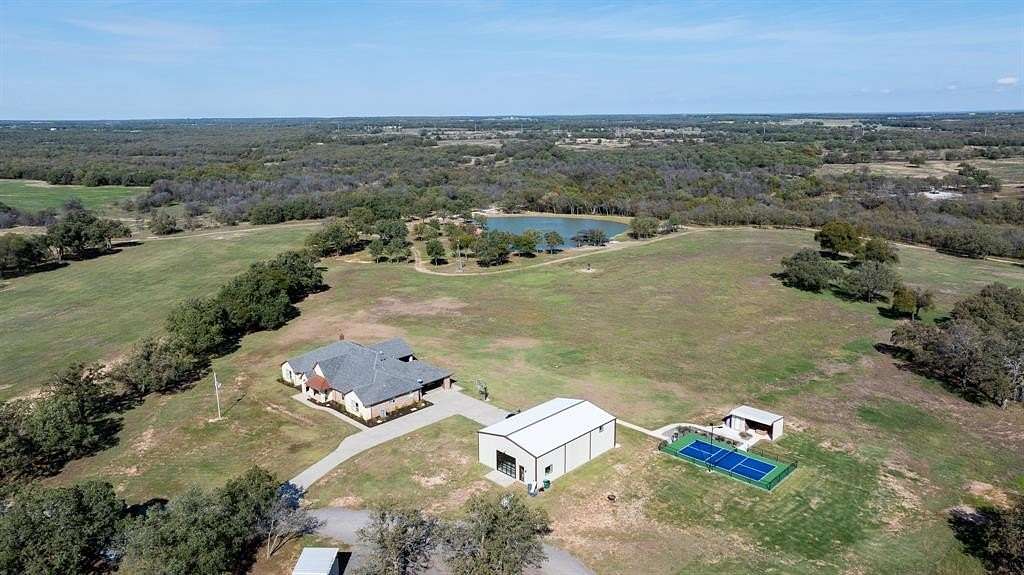 387 Acres of Improved Land for Sale in Chico, Texas