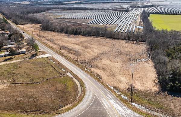 48 Acres of Land for Sale in Paris, Texas